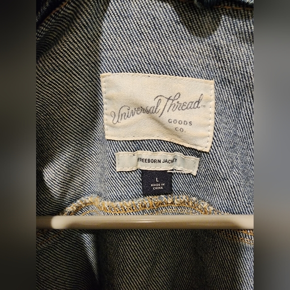 Universal Thread freeborn jean jacket - Picture 3 of 3